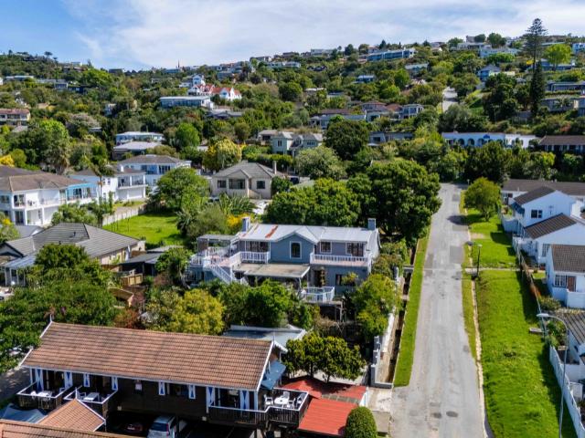 8 Bedroom Property for Sale in Paradise Western Cape